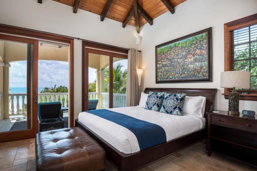 Villa Mirabelle 5BR Beachfront Retreat — photo 5