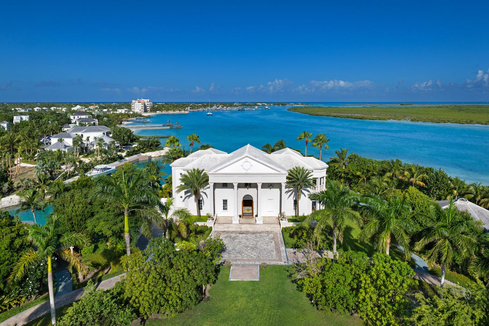 8 Bedroom Luxury Waterfront Villa for Sale, 2 Sugar Apple Court, Leeward, Providenciales, Turks & Caicos — photo 3