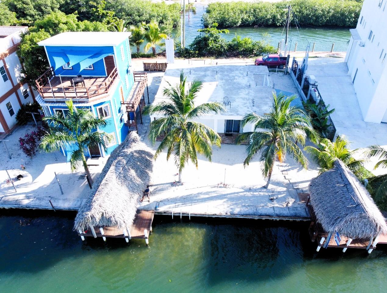 Canal-Front Home in Luxurious Marina Community — photo 2