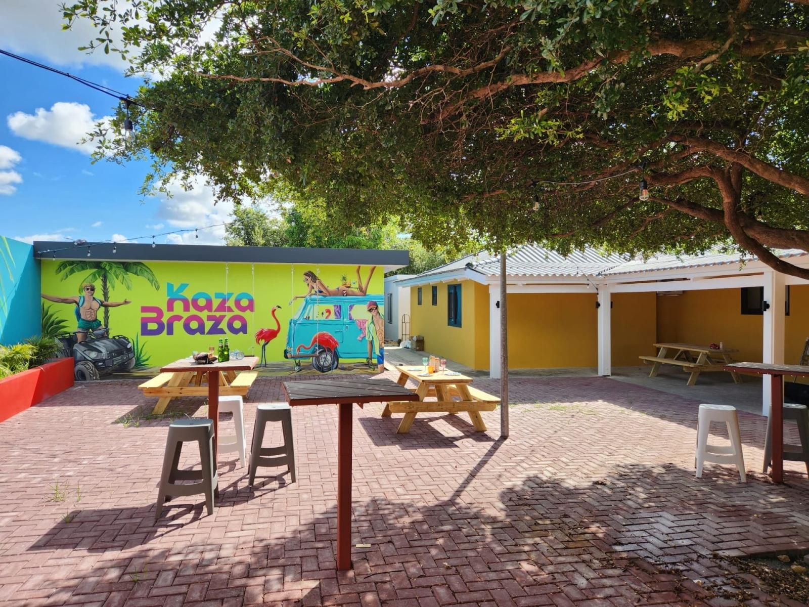 10 Bedroom Commercial Investment in Emmastad, Curacao — photo 1