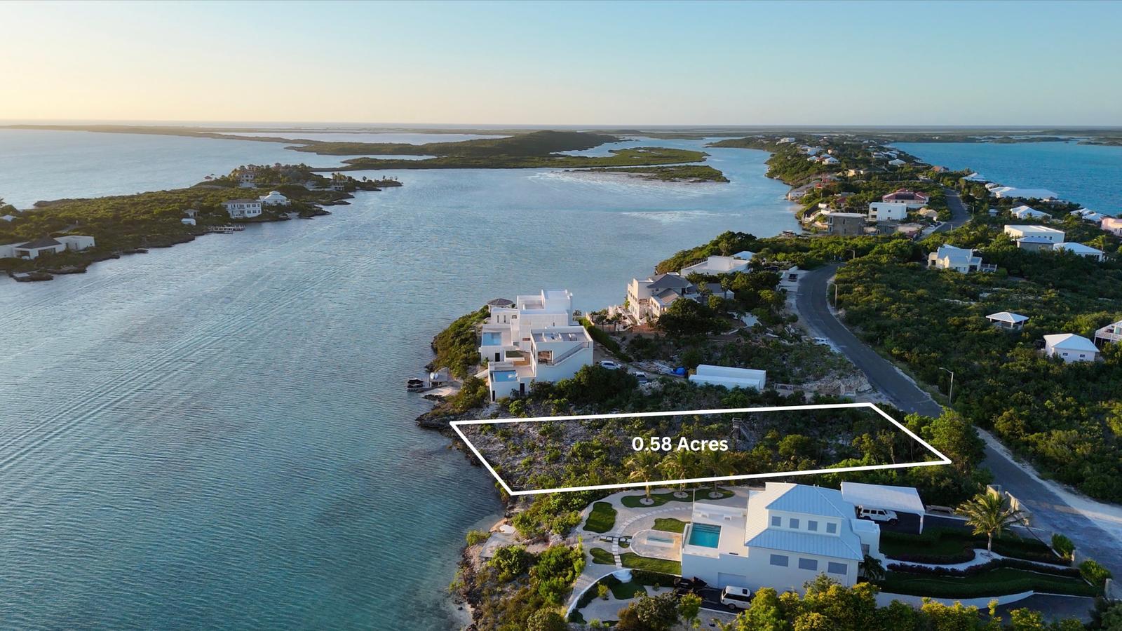 Prime Waterfront Land in Chalk Sound, Silly Creek — photo 2