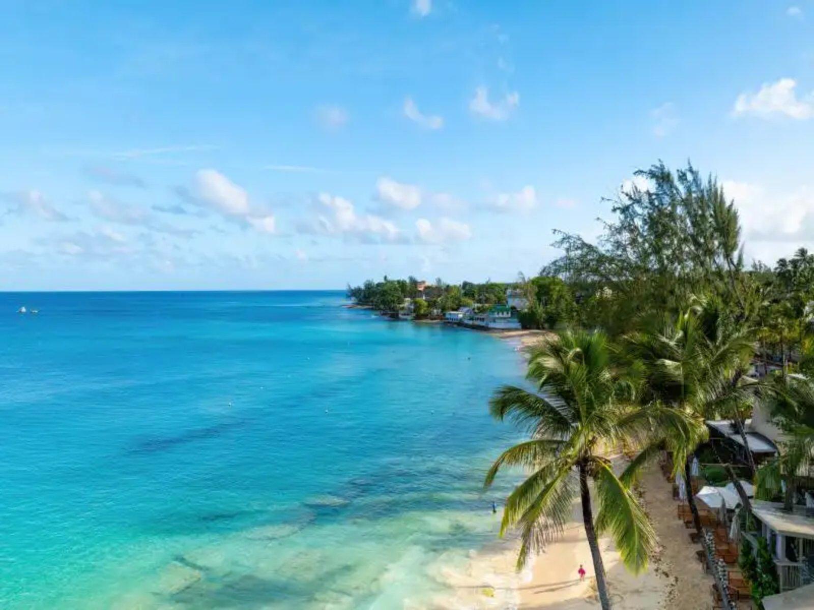 4-bedroom beachfront residence in Mullins Bay, Barbados — photo 5