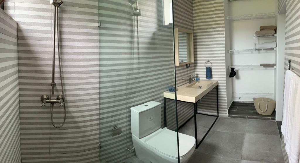 Luxury and Modern Villa in Metro Country Club — photo 3