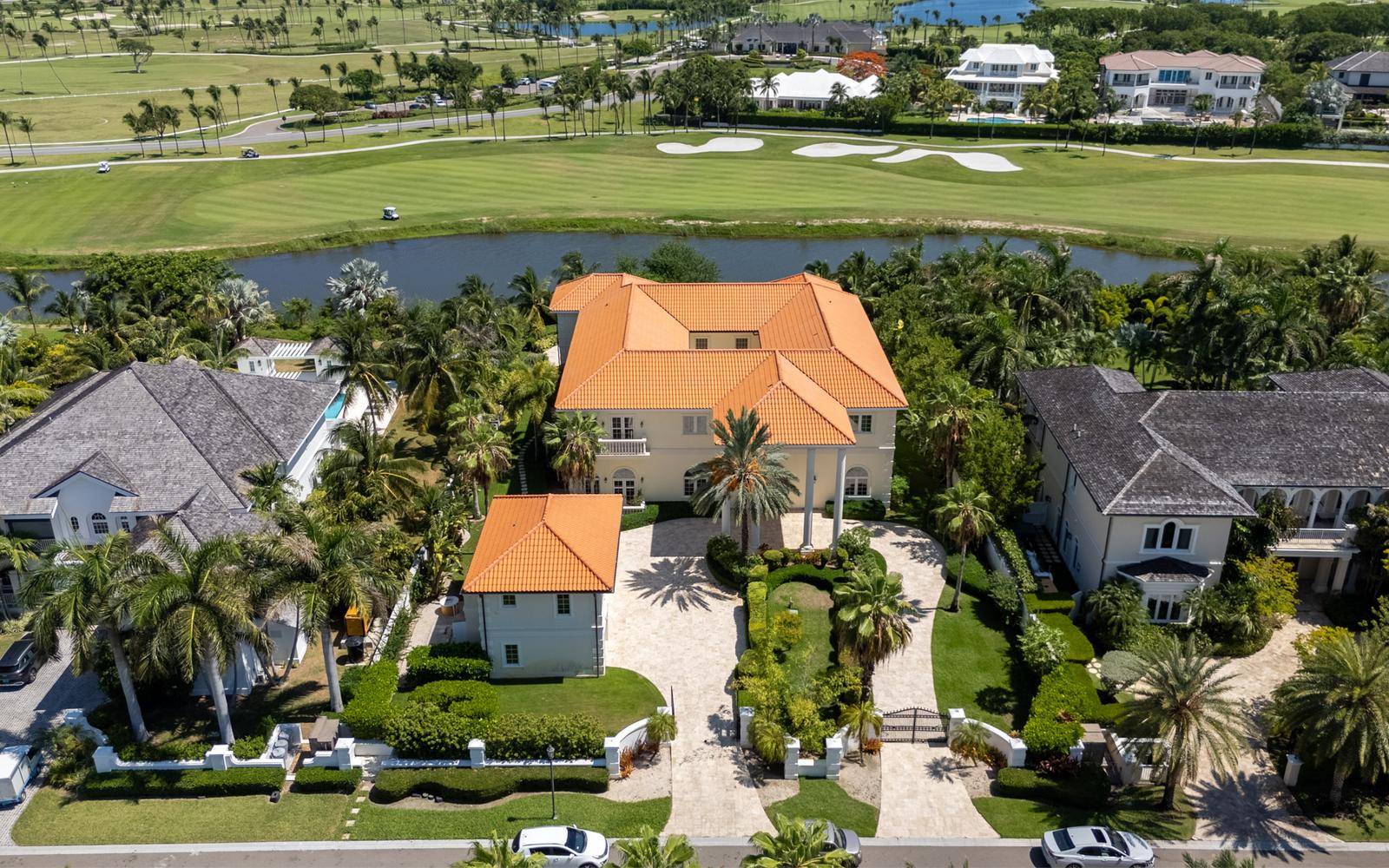 8 Bedroom Luxury House for Sale, Ocean Club Estates, Paradise Island, Bahamas — photo 2