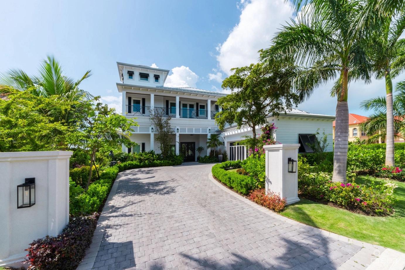 Grand Harbour Waterfront Estate in the Cayman Islands — photo 3