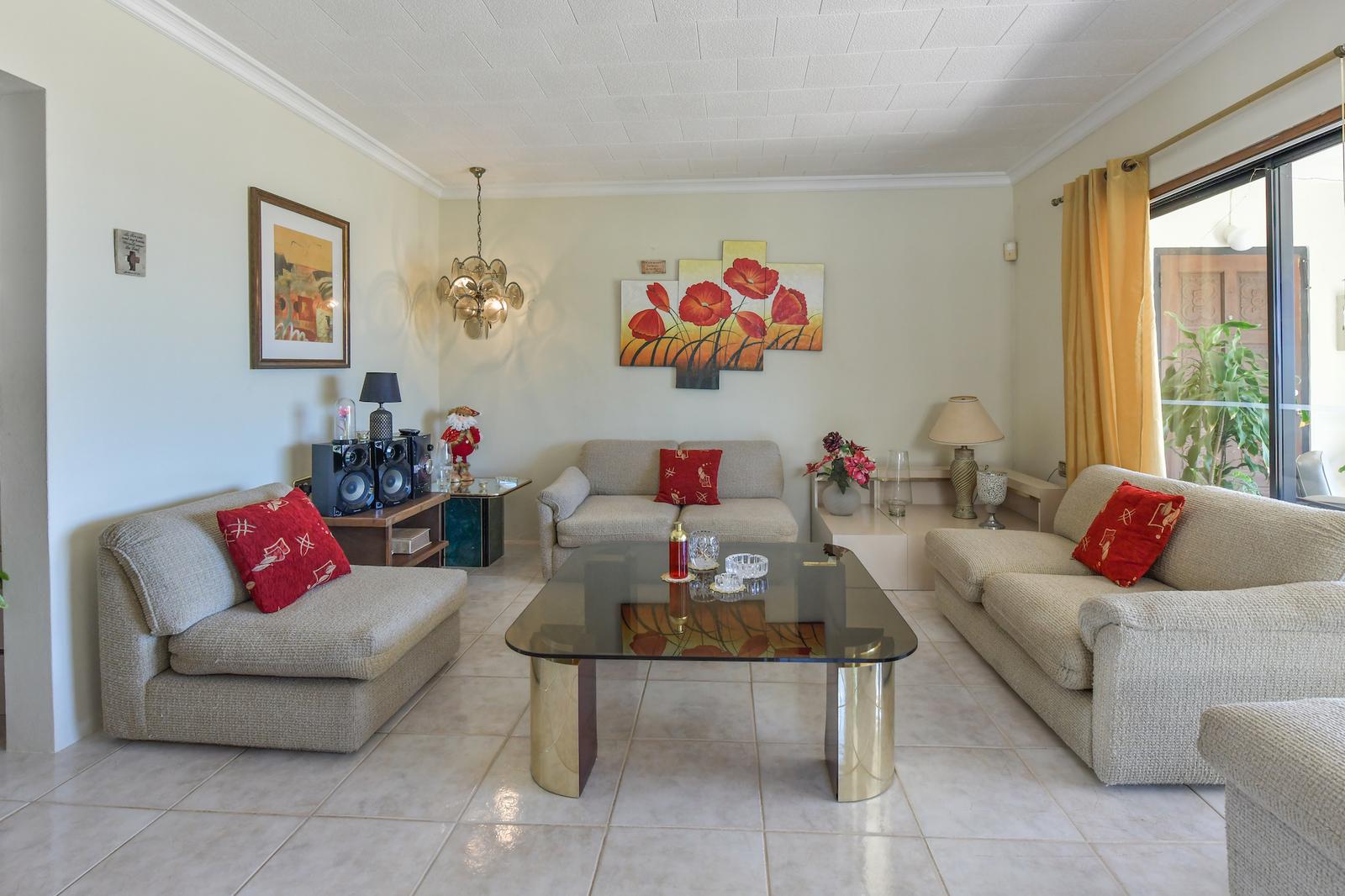 5 Bedroom Single Family Home/House for Sale in Oranjestad — photo 3