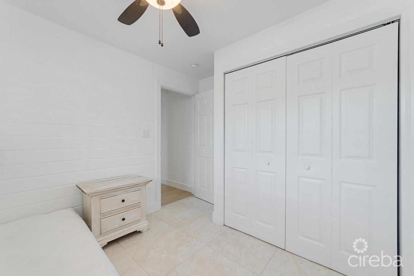 4 bedroom property for sale — Reduced! #1 Canal Home Uncle Bob Lane in the Cayman Islands — photo 5