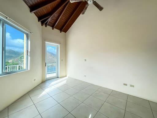 2 bedroom 3 bathroom - Threadfall Townhouse 1 — photo 4
