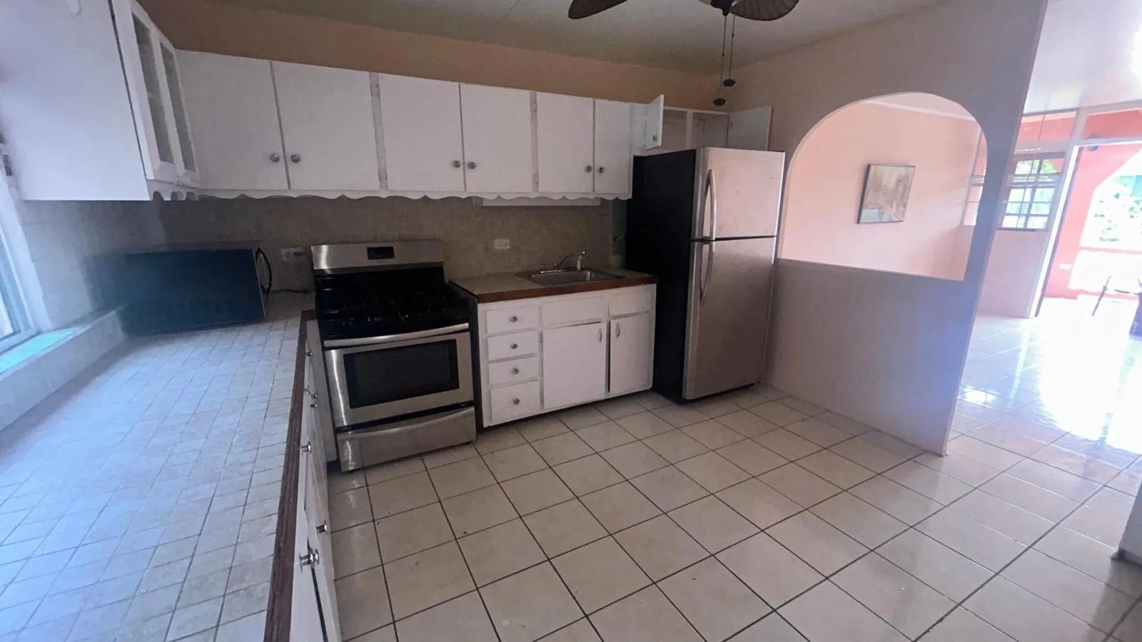 3 Beds 1 Bath Home in Sion Farm, St. Croix — photo 4