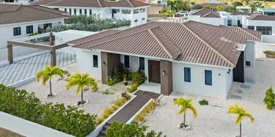 4 Bedroom Villa with Pool and Golf Course Views in Blue Bay, Curaçao — photo 2