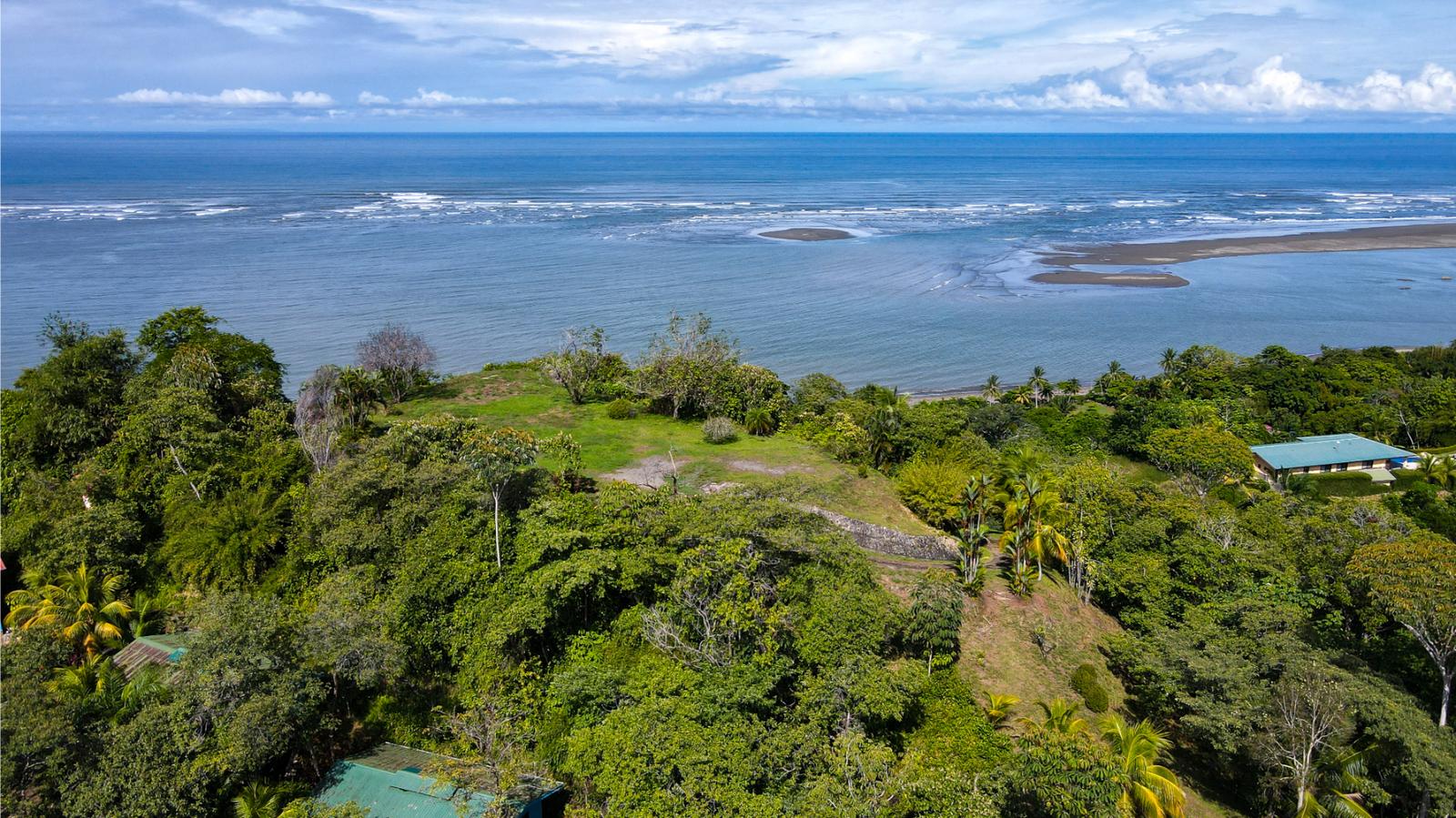 1.2 Hectares of Oceanfront Land for Sale, Ojochal, Puntarenas, Costa Rica — photo 1