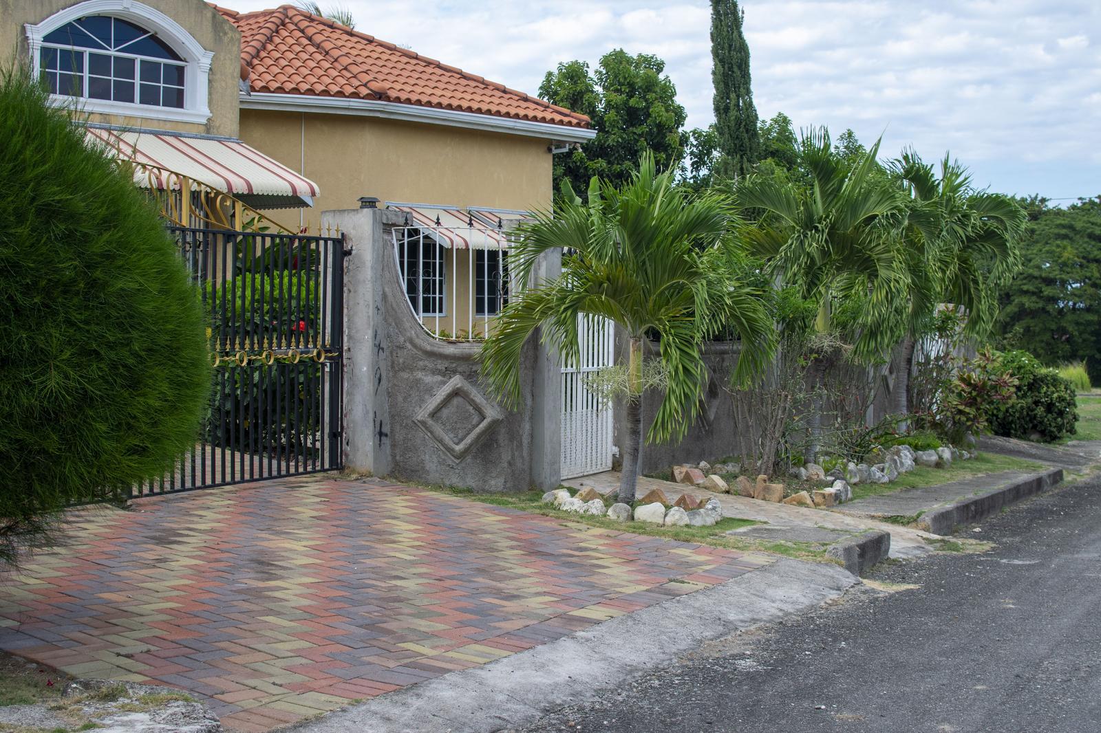 5 Bedroom 6 Bathroom House in Plantation Village St. Ann — photo 3