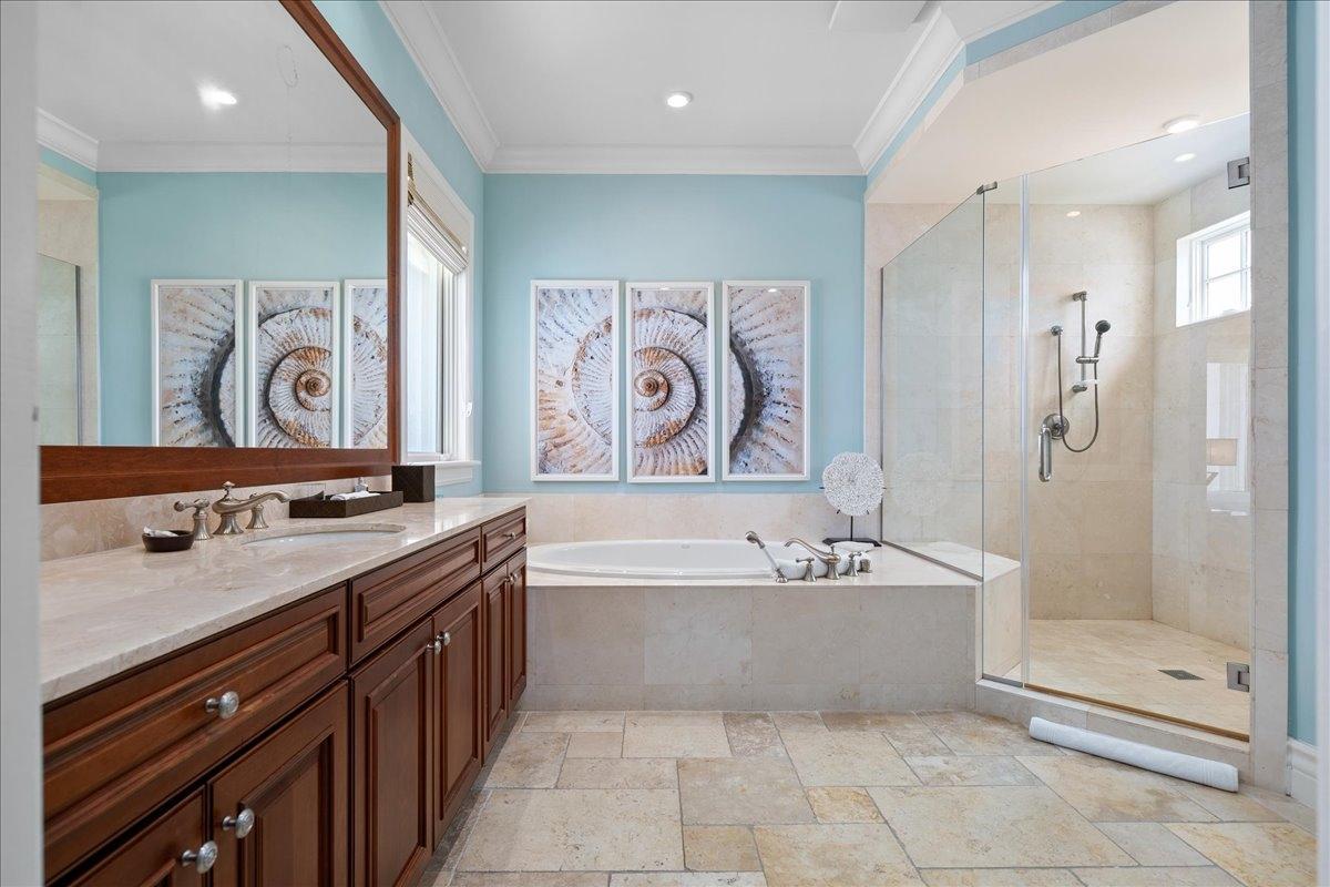 PENTHOUSE GRAND ISLE — photo 4