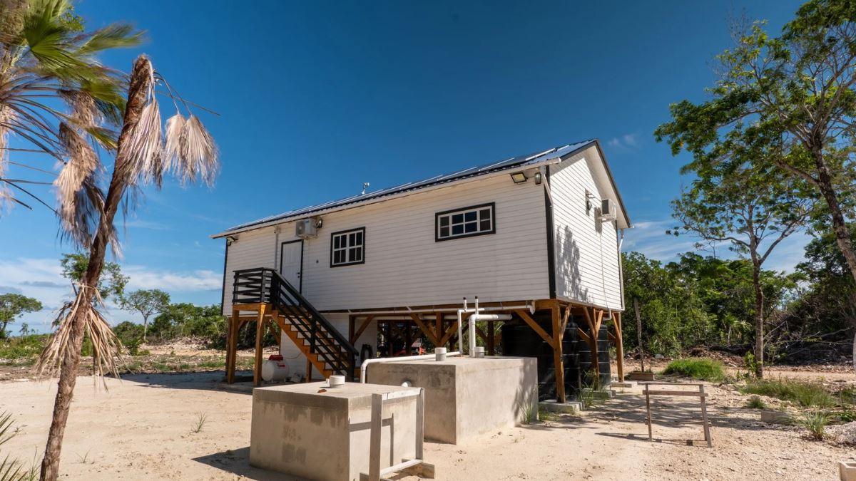 Belize Secret Beach 2-Bedroom Sustainable House — photo 3