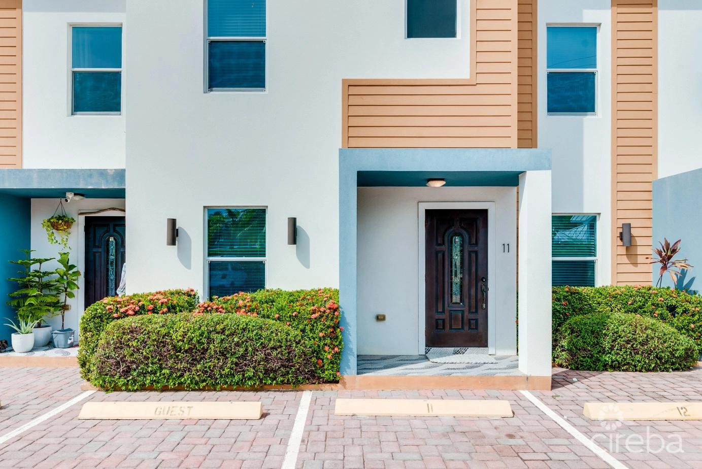 3 Bedroom Townhouse in Bamboo Villas, Cayman Islands — photo 2