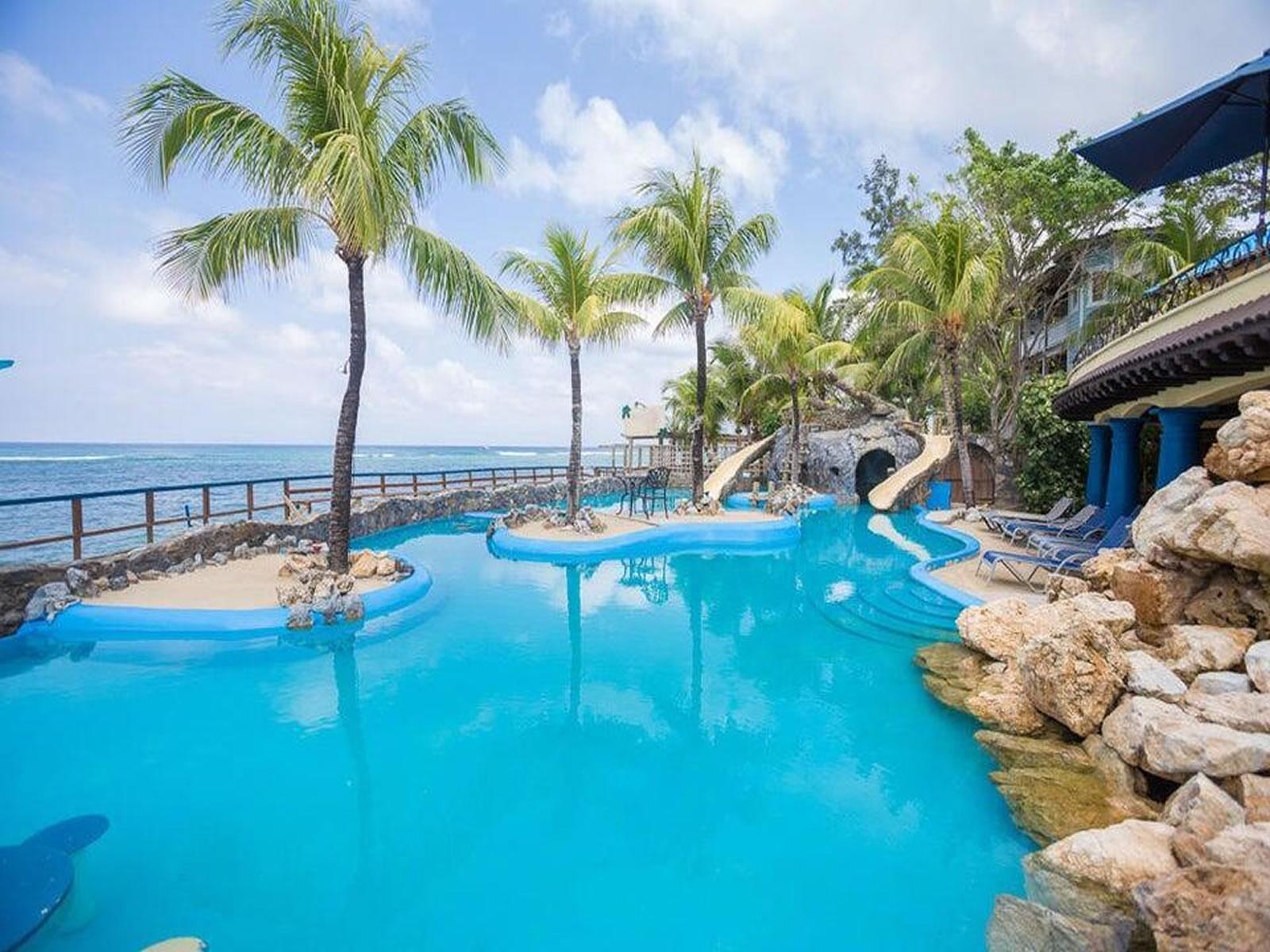 4 Bedroom Condo for Sale, Caribe Tesoro, West Bay, Roatan — photo 2