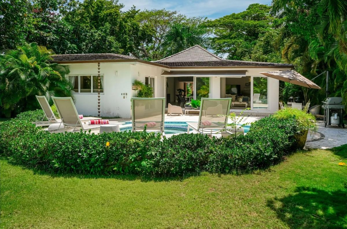 4 bedroom property for sale — photo 1