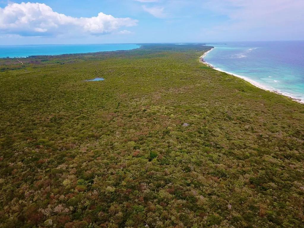 24-acre waterfront land in Tarpum Bay, Eleuthera — photo 3