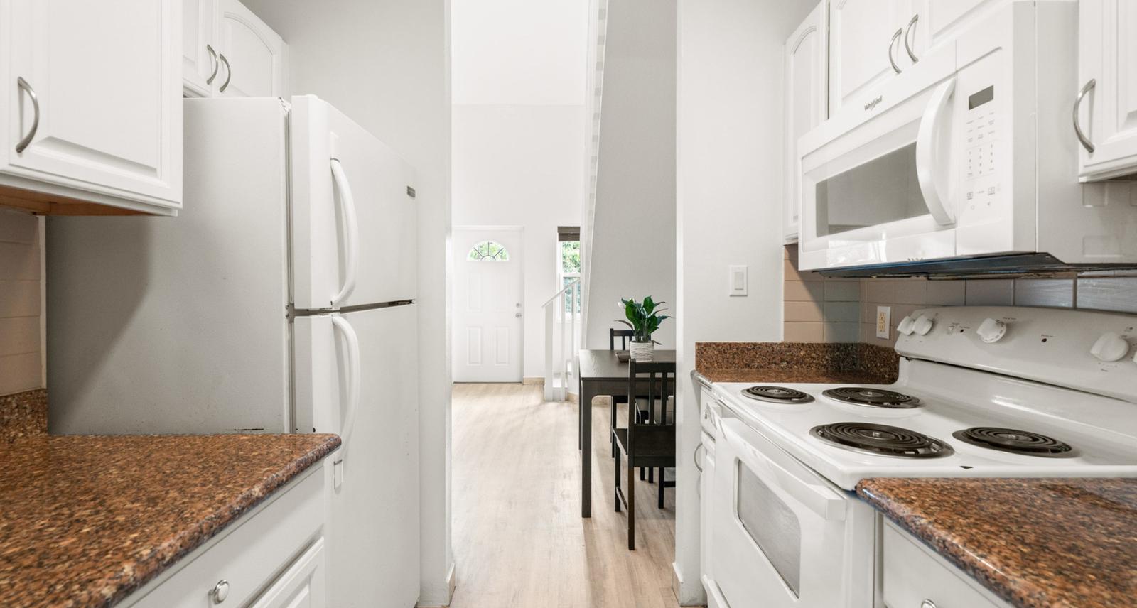 2 Bedroom Apartment in George Town, Cayman Islands — photo 4