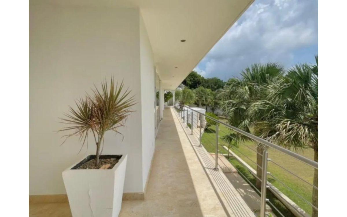 Exquisite 6-Bedroom Beachfront Estate: Villa Noah, El Limón, Samaná — photo 5