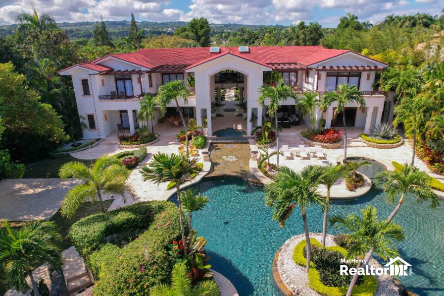 14 Bedroom Villa in Cabrera, Dominican Republic — photo 3