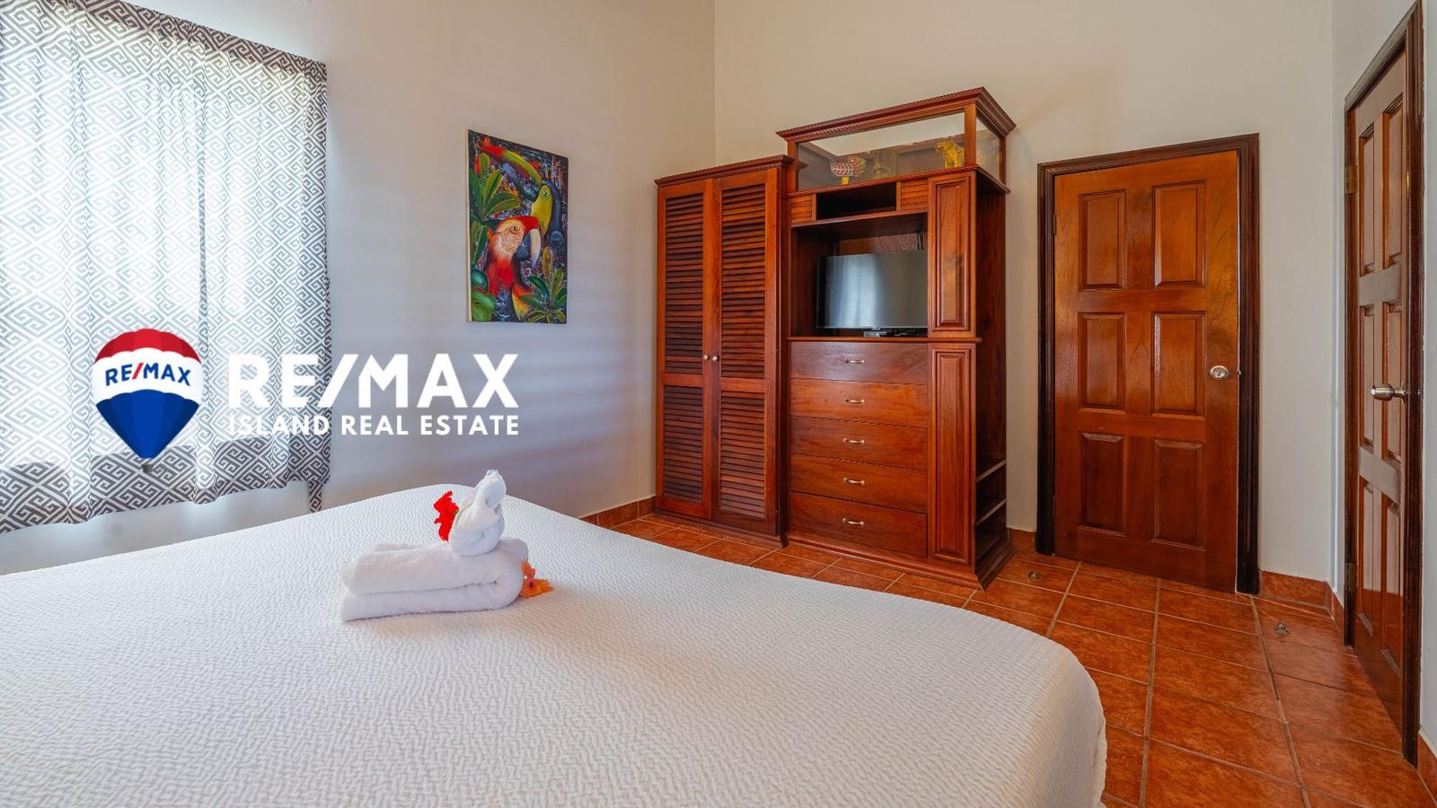 1-Bedroom Beachfront Condo in Ambergris Caye – Stunning Views & Prime Location! — photo 4