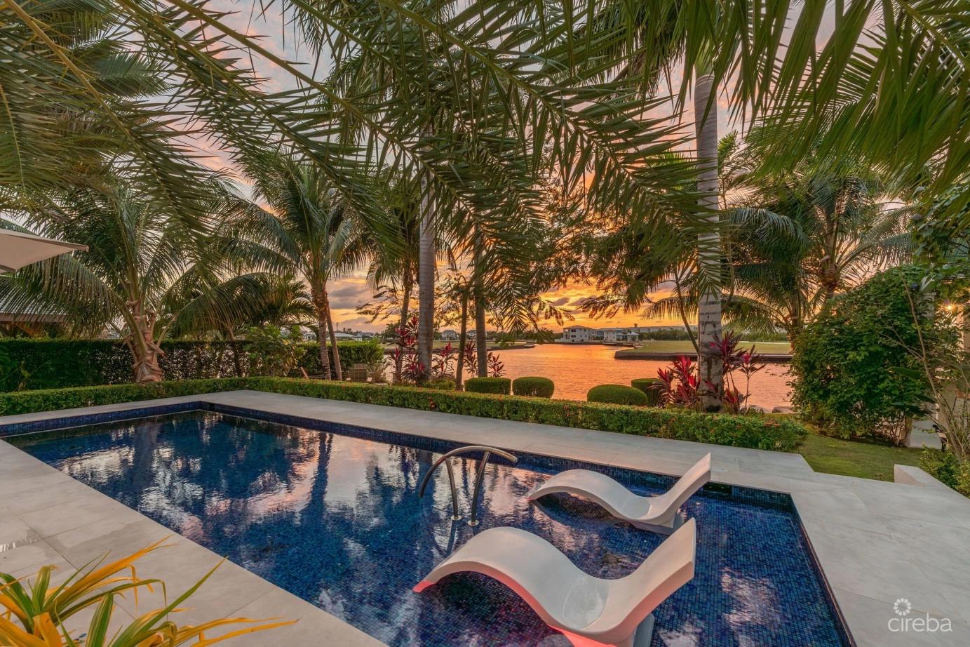 Grand Harbour Waterfront Estate in the Cayman Islands — photo 4