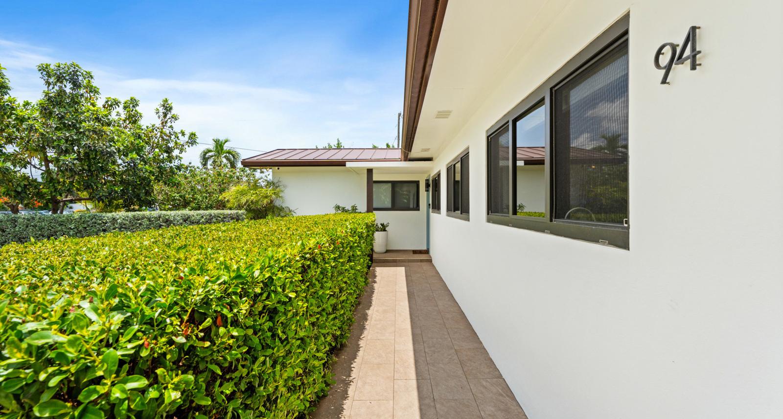 Centrally located an - 5BR Villa in George Town, Cayman Islands — photo 5