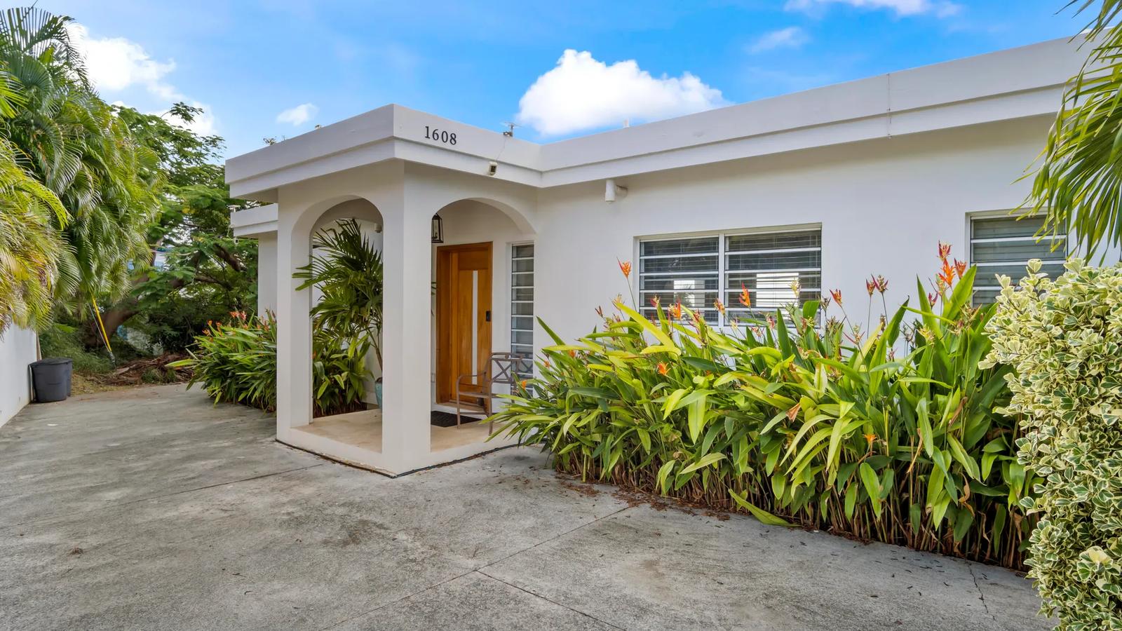 3 Bed 3 Bath Villa in Frenchmans Bay with Ocean Views — photo 3