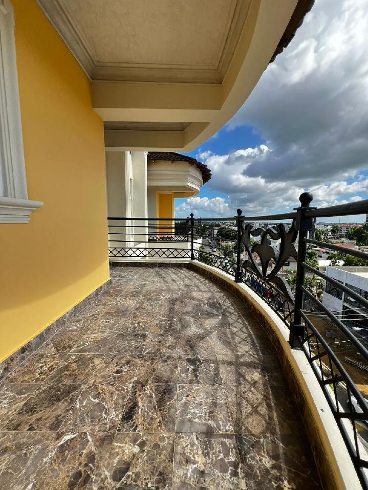 Santiago 4BR City View Condo — photo 1