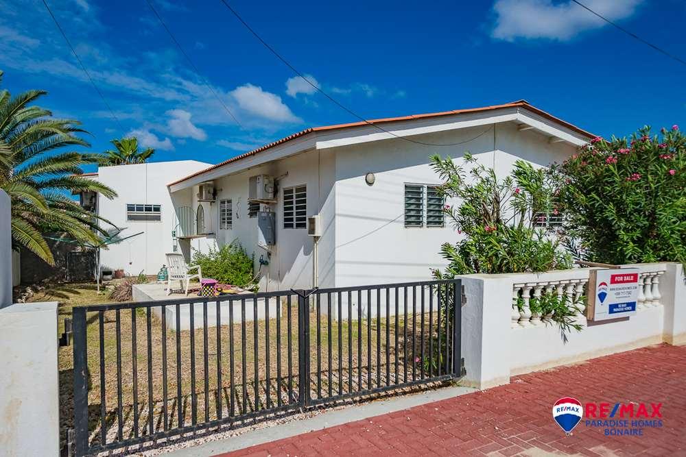 5 Bedroom Home for Sale, Kaya Luna 3, Belnem, Bonaire — photo 3