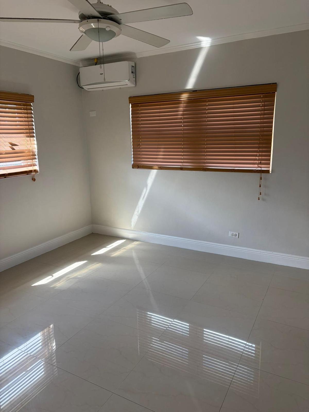 2 bedroom Residence for sale — Dolphin Rd LITTLE BLAIR ESTATES in Nassau / New Providence, The Bahamas — photo 3
