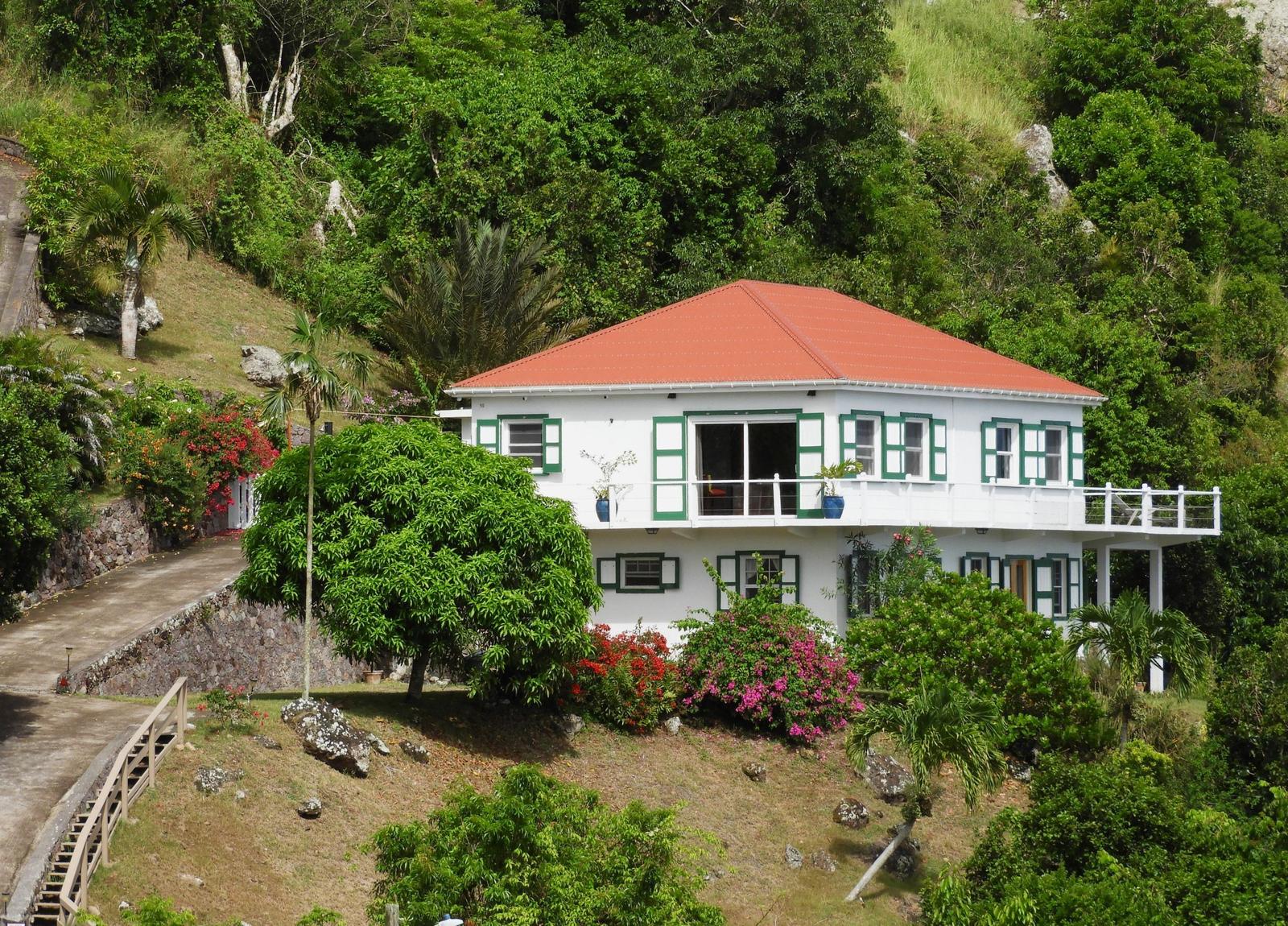 Iguana Rock House Hillside Oceanview Hideaway — photo 2