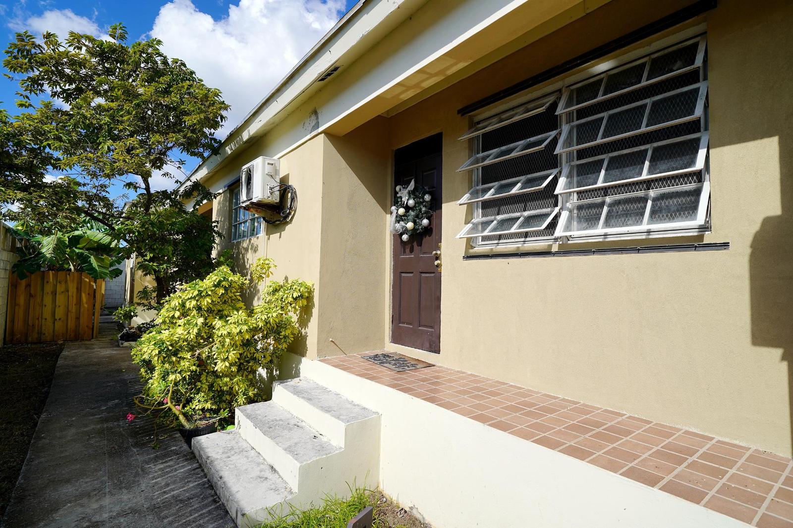 6 bedroom Apartment for sale — photo 2