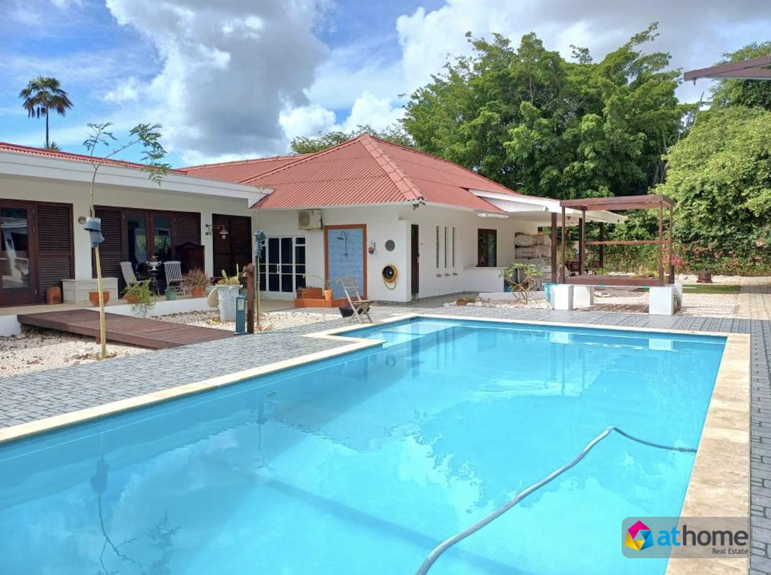 Spacious 5 Bedroom Home with Rental Units and Pool for Sale in Julianadorp, Curaçao — photo 1