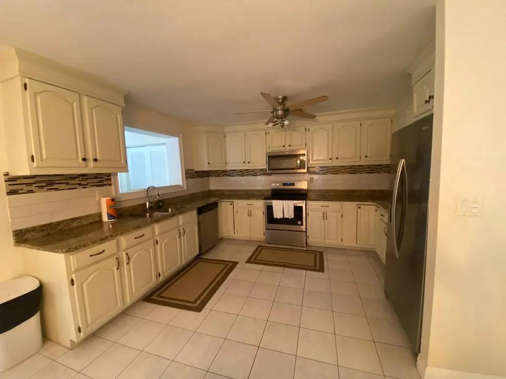 4-bedroom house in Freeport, Bahamas — photo 2