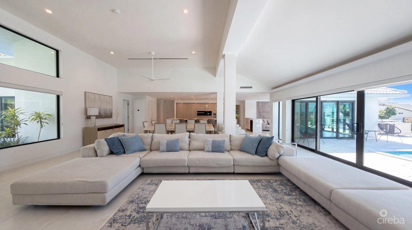 5 bedroom property for sale — Nelson Quay - Governors Harbour in the Cayman Islands — photo 3