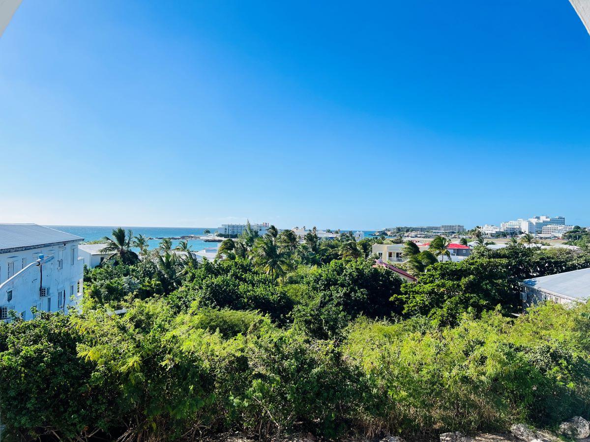 3 Bedroom Ocean Front House with Separate Studio in Beacon Hill — photo 1
