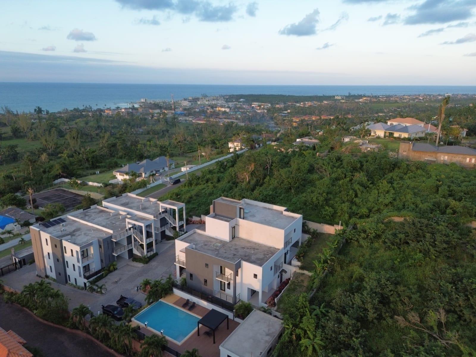 3-bedroom townhouse in Runaway Bay, St Ann — photo 1