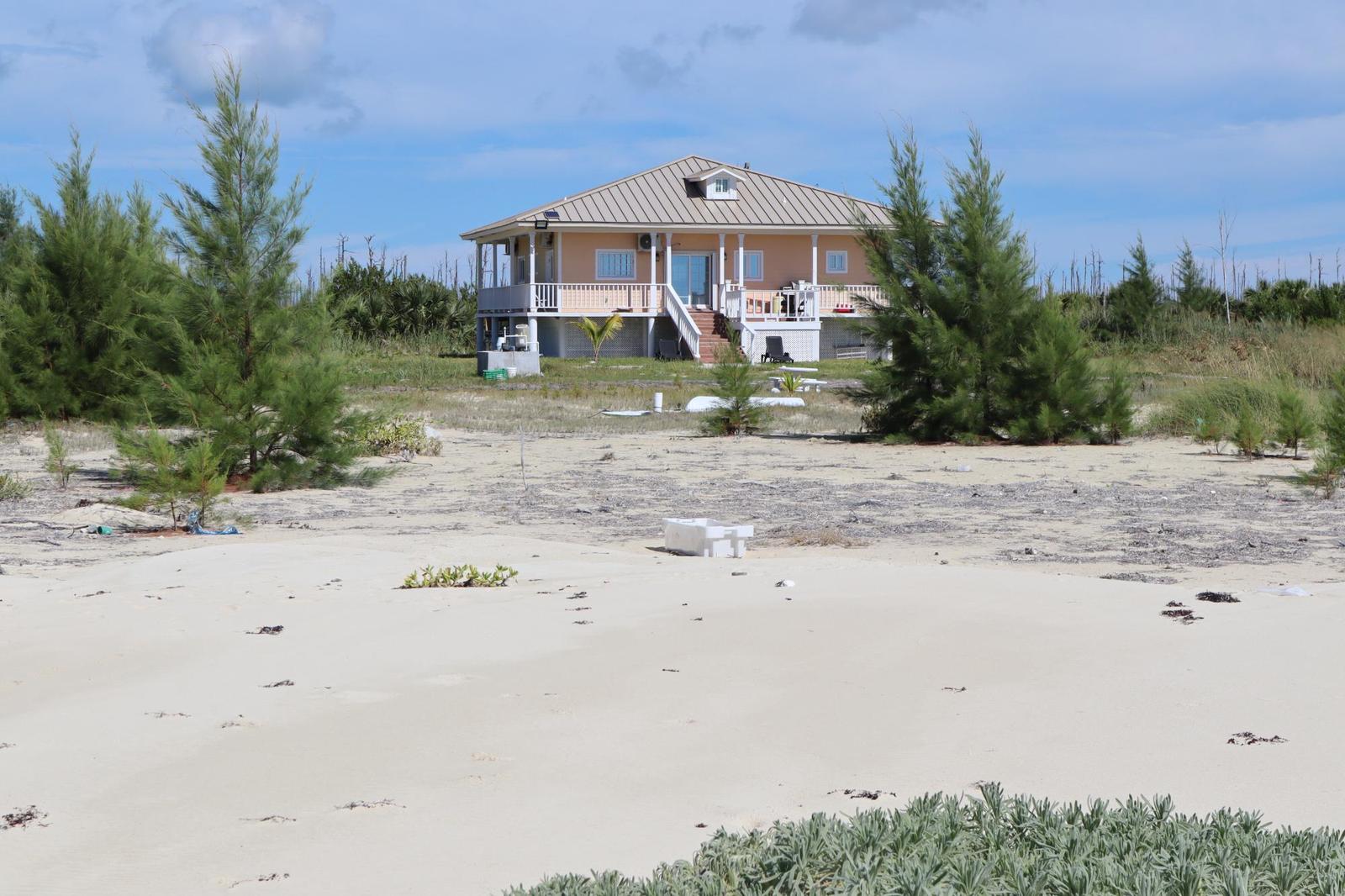 3 bedroom Residence for sale - GRAND BAHAMA HIGHWAY — photo 4