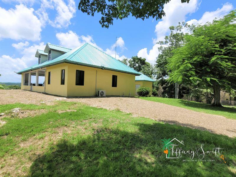 # 4216 - Homestead on 4.5 Acres with Three Homes near Maya Mountains in Western Belize — photo 1