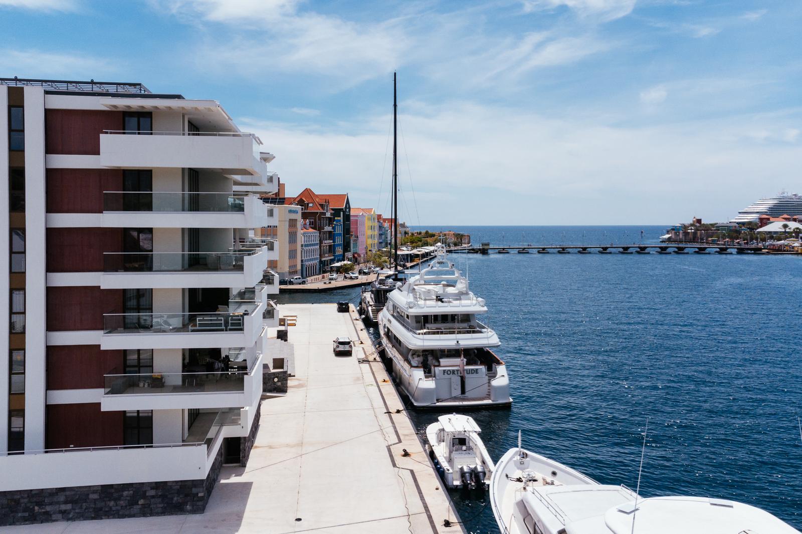 3 Bedroom Luxury Waterfront Condo for Sale, South Tower 9, The Wharf, Punda, Willemstad, Curacao — photo 4