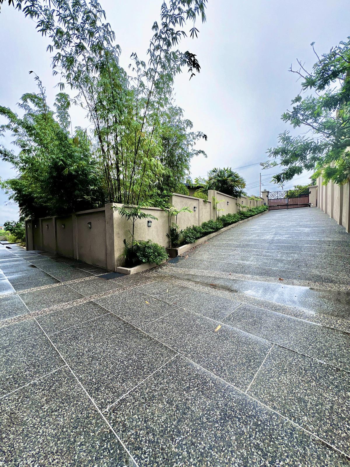 Tri-Level Townhouse - St. Joseph Village, San Fernando — photo 3