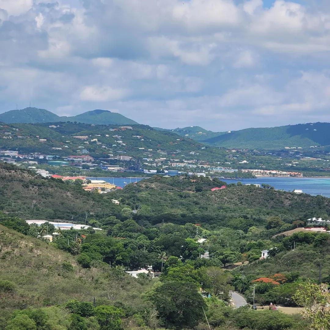 3 Bedroom 1 Bathroom Villa in Christiansted — photo 4