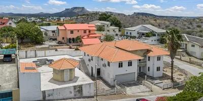 6 bedroom home under contract in Cas Grandi, Curaçao — photo 1