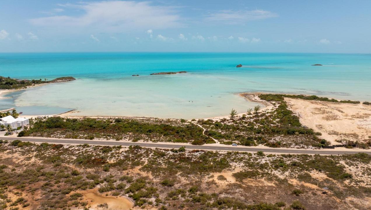 0.61-acre Beachfront Land Parcel in Turtle Tail, Providenciales — photo 5