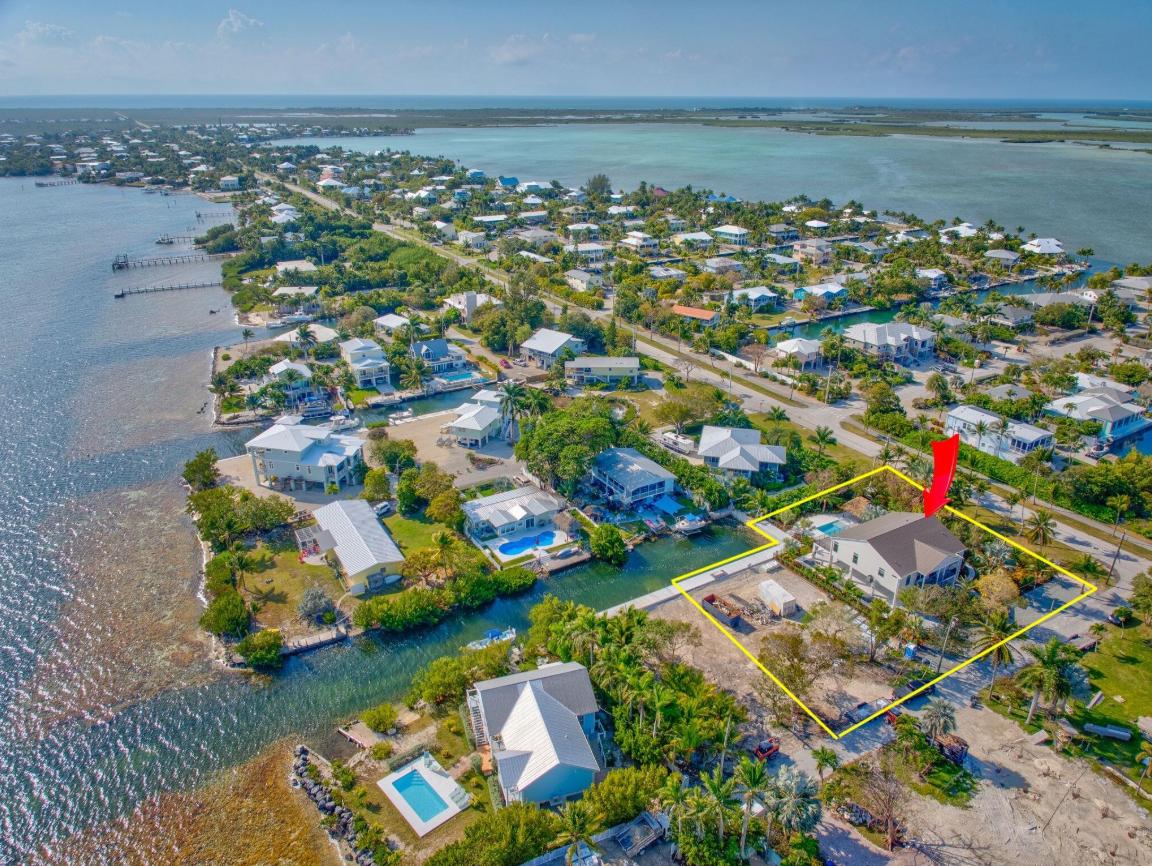 3 bedroom property for sale — Sugarloaf Key 3BR New Waterfront Home & Parcel at 17210 Angelfish Lane, Upper Sugarloaf Key, FL, USA — photo 2