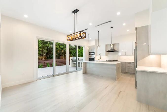 South Sound New 5BR Home in Cayman Islands — photo 4