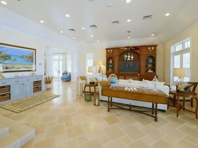 Ocean Club Estates 5BR Glamorous Home — photo 5