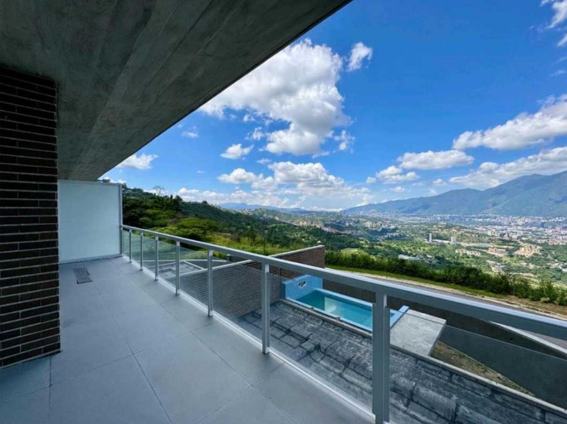 4 bedroom apartment for sale in Terrazas del Hatillo, Caracas — photo 2